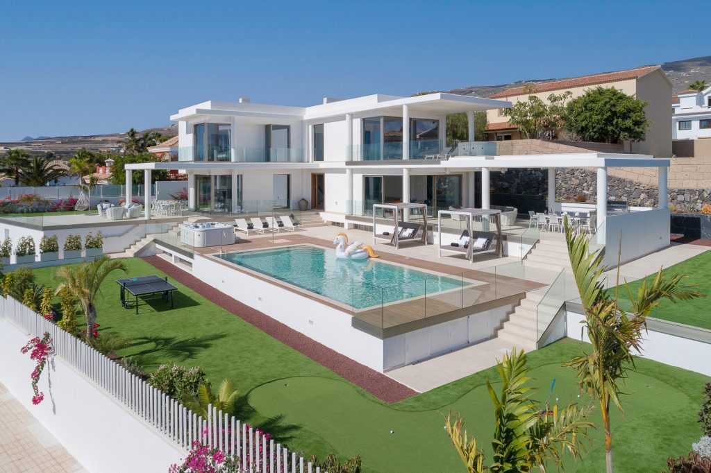 KARAT Villa Royal White-01