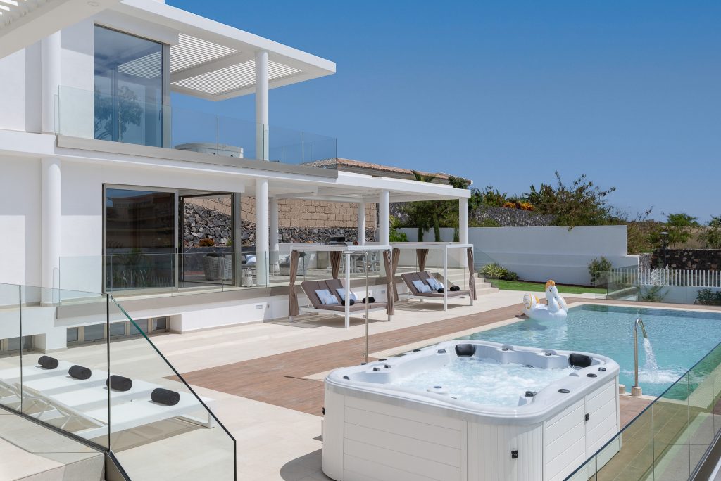 KARAT Villa Royal White-07