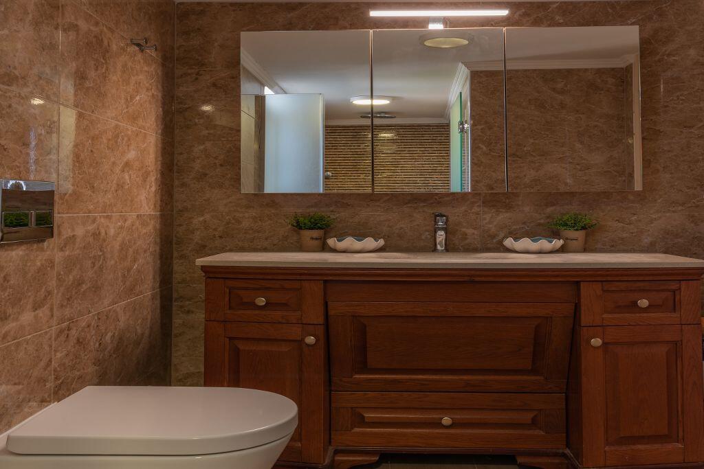 Villa-Amor-Agios-Sostis-Bathrooms-1900-1935-00002_1024_683.jpg