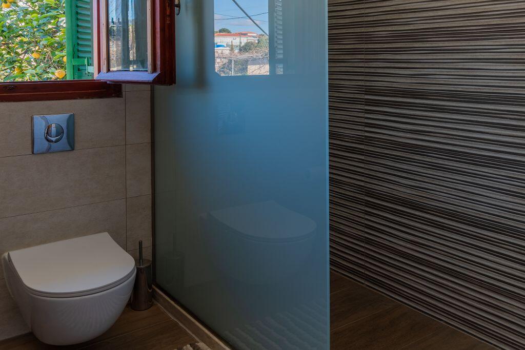 Villa-Amor-Agios-Sostis-Bathrooms-1900-1935-00003_1024_683.jpg